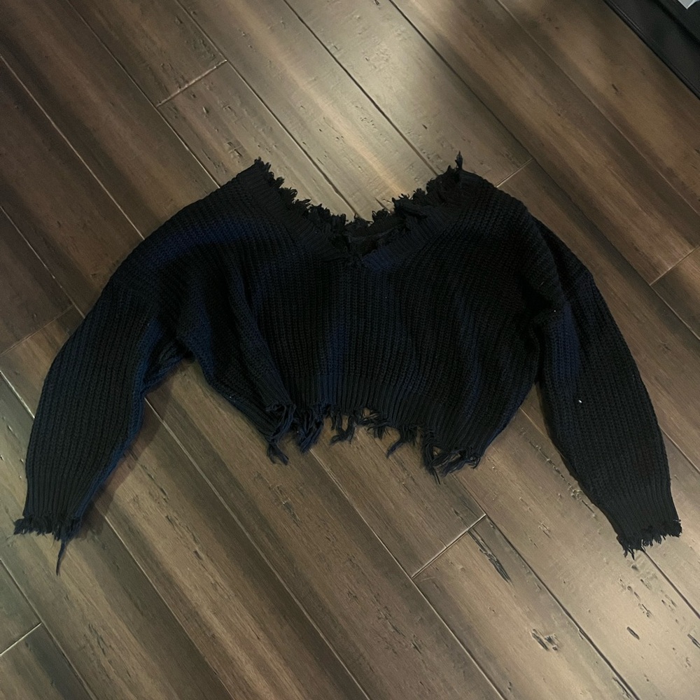 Black sweater cropped